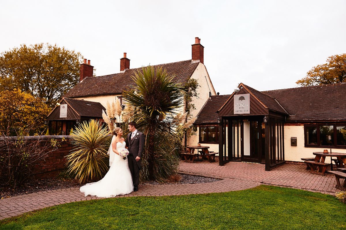 Gallery Item 2 for Oak Farm Hotel
