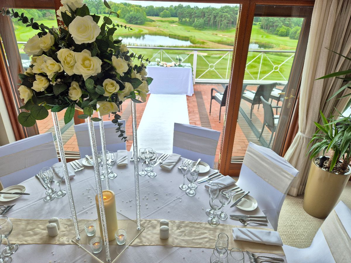 Gallery Item 2 for Bearwood Lakes Golf Club