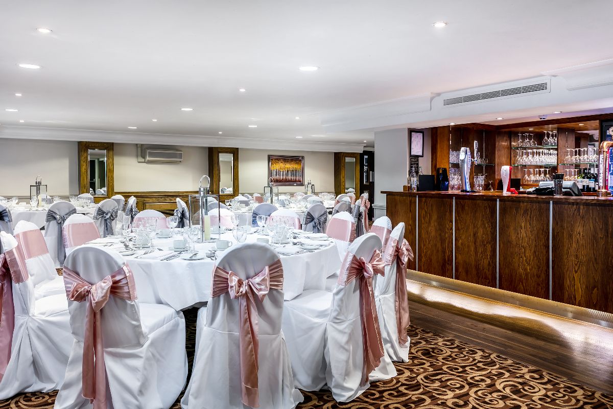 Gallery Item 2 for Pinewood Hotel