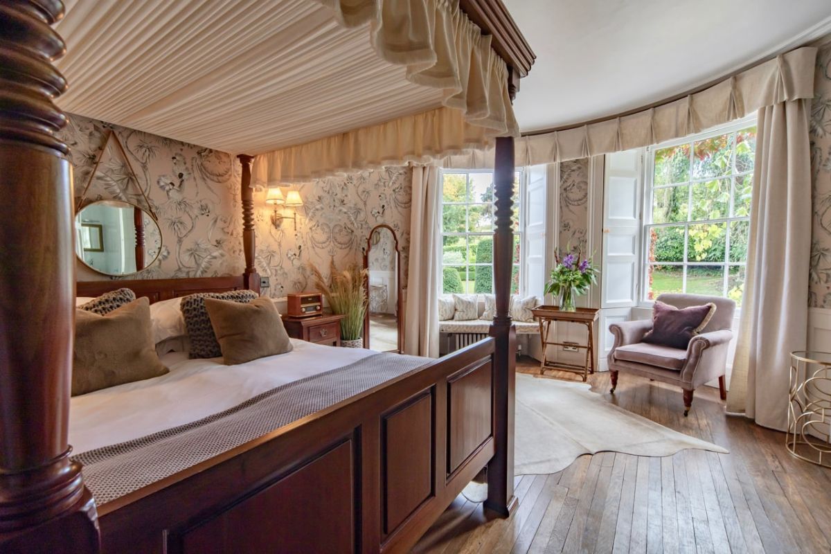 Gallery Item 4 for Burleigh Court Cotswolds